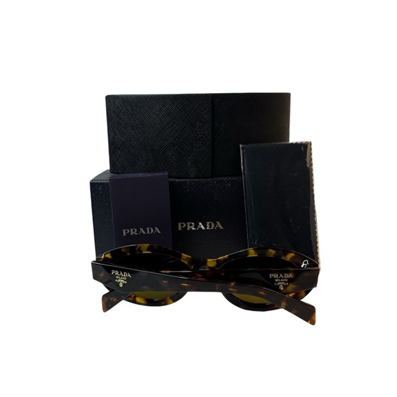 Prada Sunglasses | Sold with Case, Box, & Cleaning Cloth - Picture 3 of 4